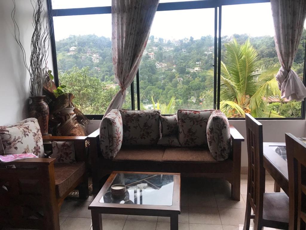 Luxury Apartment The Walkers Nest Kandy Luaran gambar